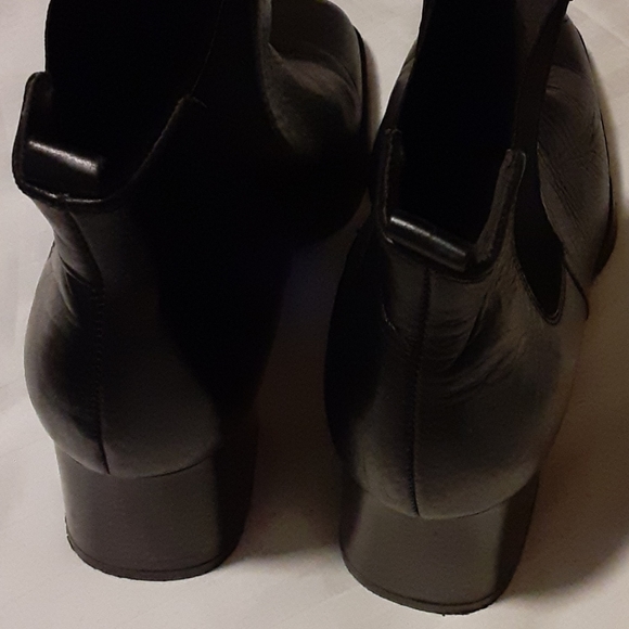 Boots - Picture 2 of 6